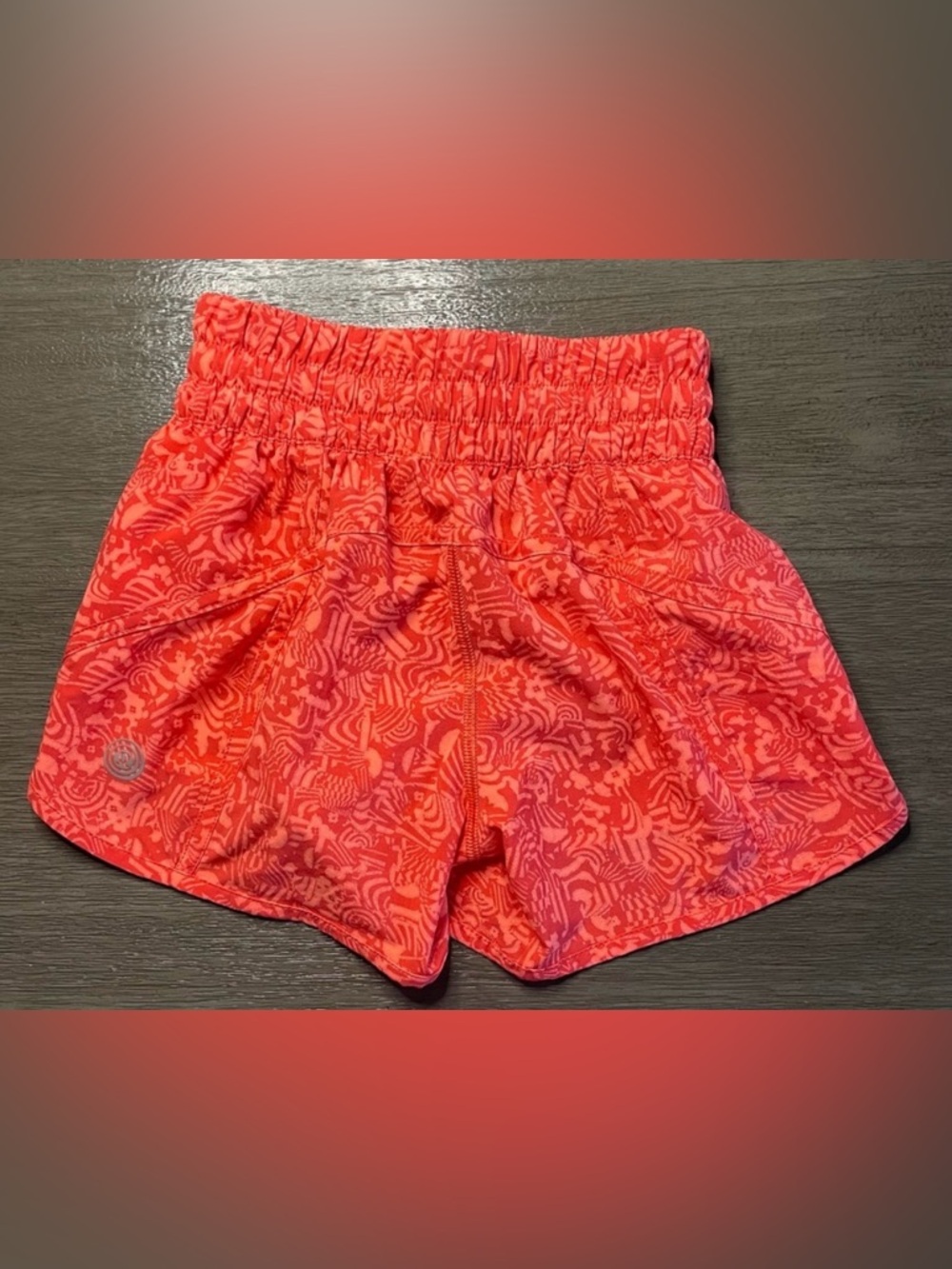 Lululemon Sea Wheeze Coral Tracker Shorts 4” Size 2 Canada